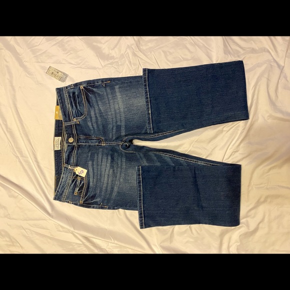 NWT Aeropostale denim jeans. Size 11. - Picture 2 of 8